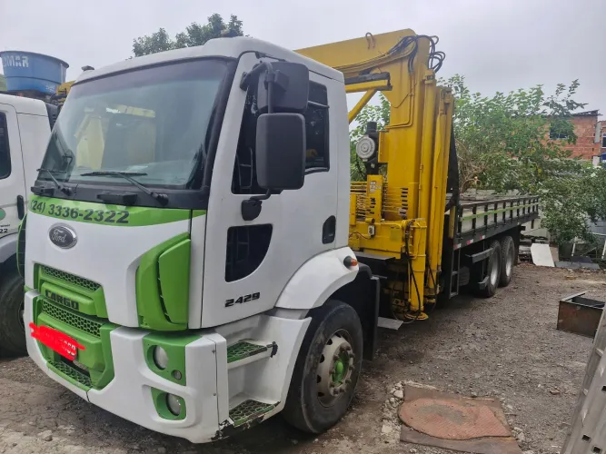 Ford 2429 com munck PHD de 40 t
