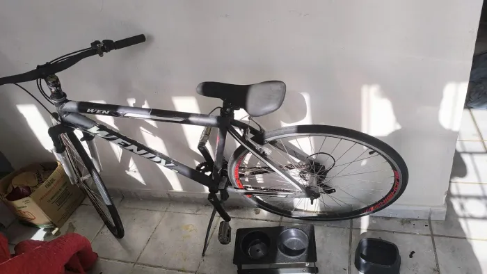 Bicicleta e suporte 3