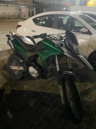 Xre 300 Kitada apenas com multa 