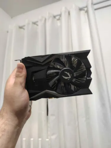 Placa de video GTX 1650 4GB