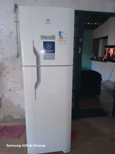 Geladeira Electrolux frost freer DFN44 400 litros 