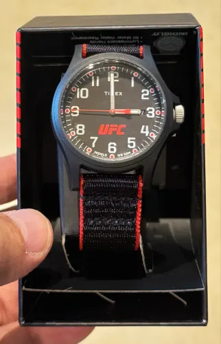 Relógio Timex UFC novo. 