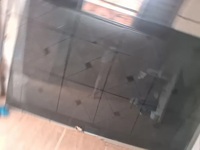 Vende-se essa placa de vidro por 2×1,10 no valor de 600 reais 
