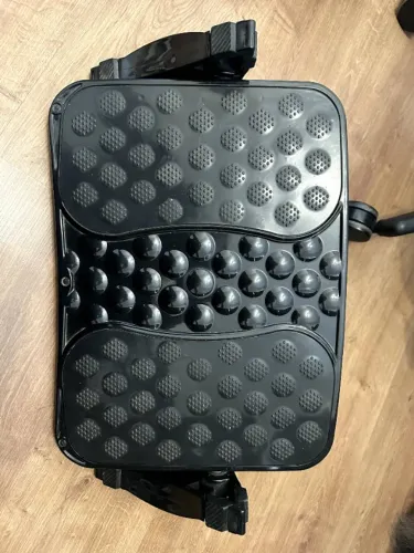 Apoio de Pés Ergonômico em Plástico