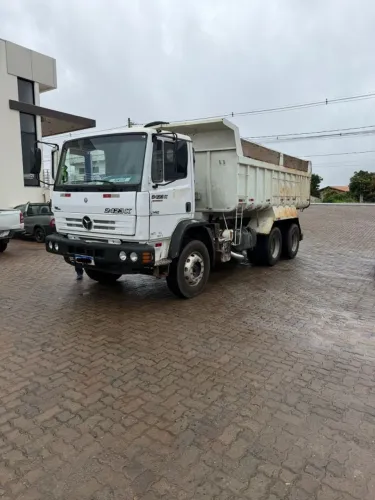 Mercedes Benz 2423 K traçado caçamba 15,5 m³
