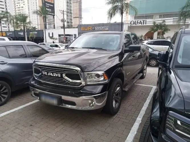 Ram Classic Laramie 5.7 V8 16V Gasolina 4X4 Aut. 2023