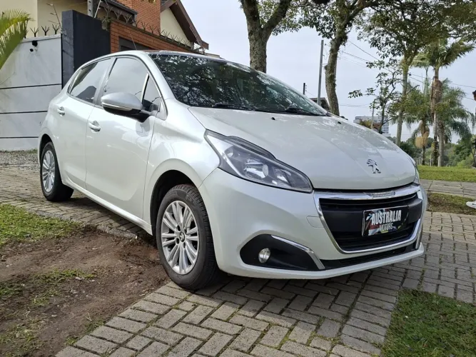 Peugeot 208 Allure 1.2 Flex 12V 5P Mec. 2018