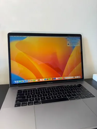 Macbook Pro 2017 i7 16 GB Ram 512 Gb ssd