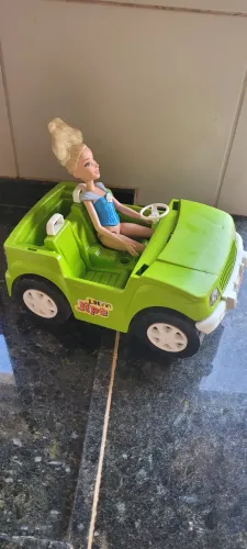 Carro com boneca da barbie 