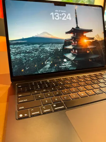 Apple Macbook M4