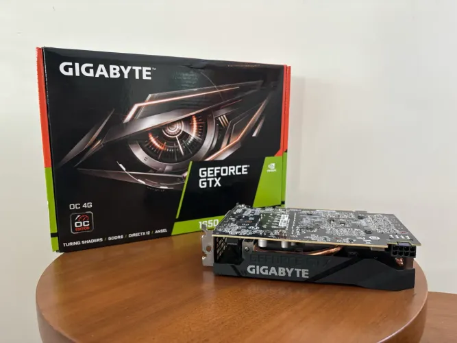Placa de Vídeo Gigabyte GTX 1650 4GB OC Edition - Estado ótimo + Caixa