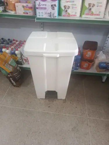 Vendo lixeira 100 litros