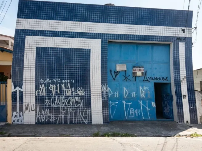 Galpão na Rua Henrique Fachini, 239 390 m²