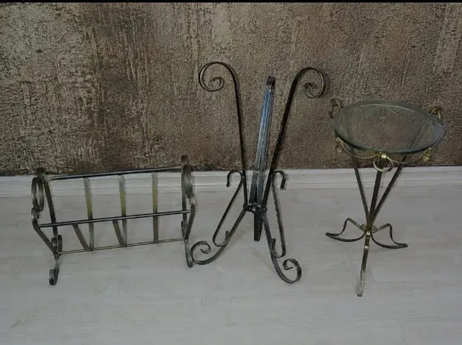Peças decorativas - revisteiro em ferro, suporte decorativo e mesa de apoio com vidro