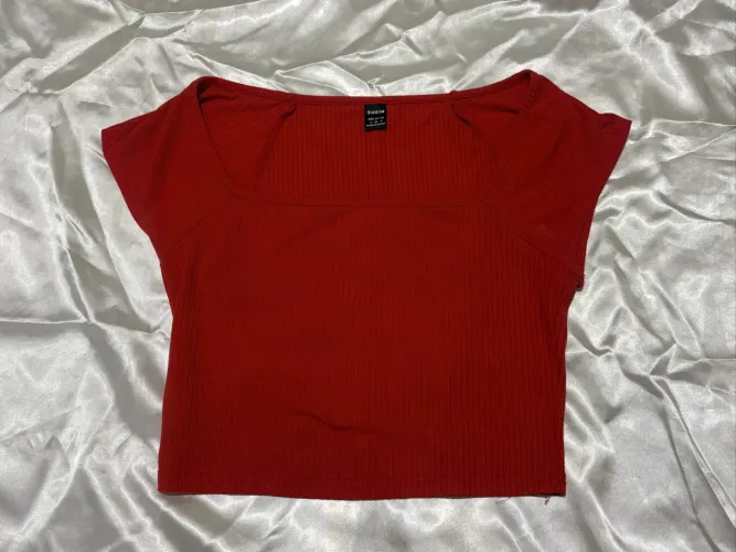 Blusa vermelha canelada shein, tamanho P