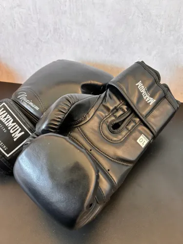 Luva de Muay Thai/Boxe Maximum Classic Black Power Face ? 10 oz