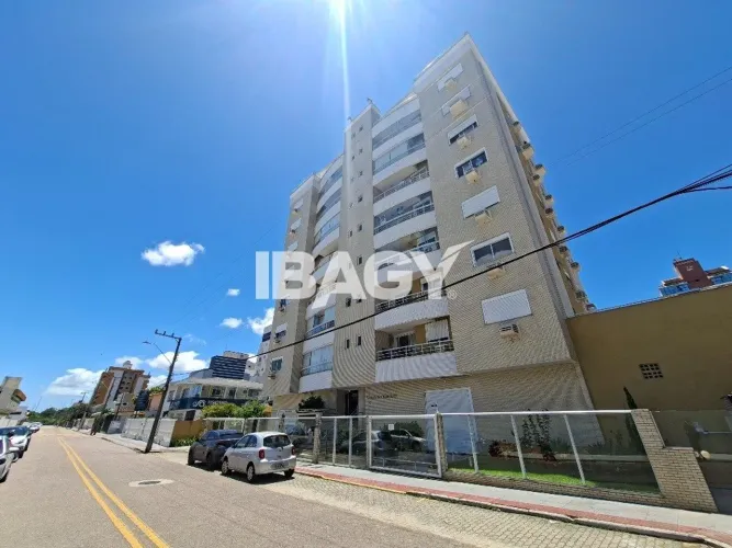 Excelente Apartamento 4 dormitório(s) em Balneário - Florianópolis