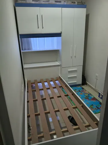 Guarda roupa c/ cama embutida