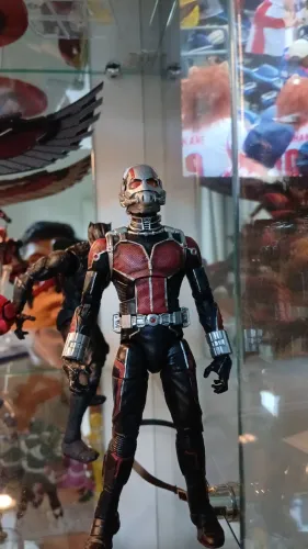 Homem-Formiga Marvel Legends 1/12