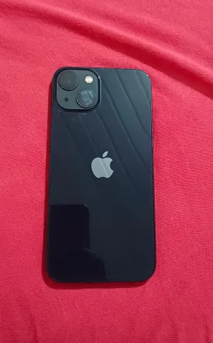 iPhone 13 excelente estado