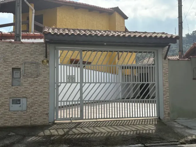 Casa à venda no Bairro Nogueira - Guararema