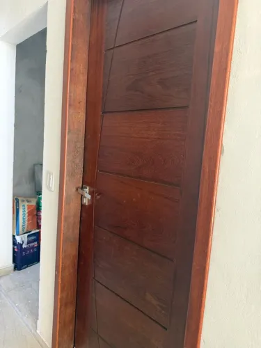 Alugo casa