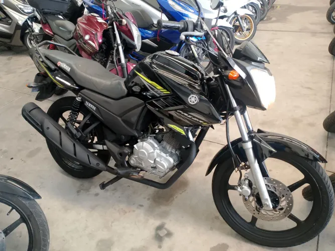 FAZER 150 com Roda de liga Leve 