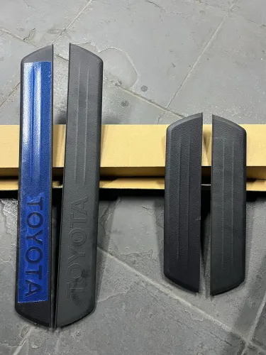 Soleiras internas originais Hilux
