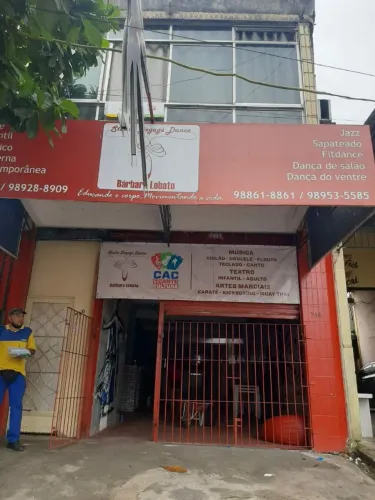 Aluga-se prédio no Guama