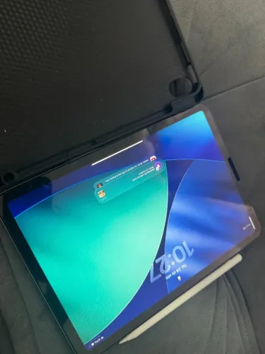 iPad Air 5ª Geração 64GB (Chip M1) + Caneta Baseus + Caixa