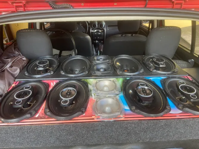 Som automotivo pioneer 