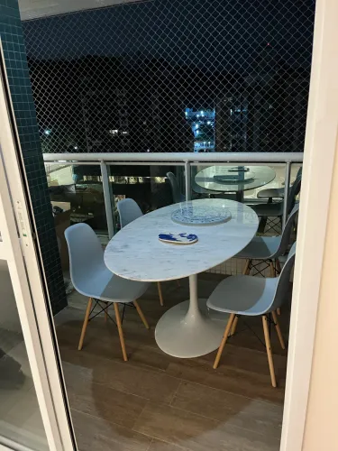 Vendo linda mesa Saarinen 1,60x 1m marmore espirito santo
