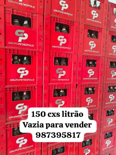 Caixas vazias de cervejas
