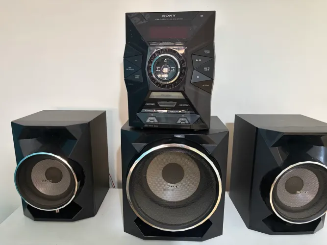 Vendo som 3 caixas Sony 