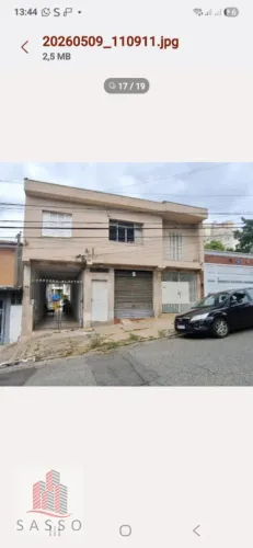 Alugo casa com 3 quartos na Vila Mariana.