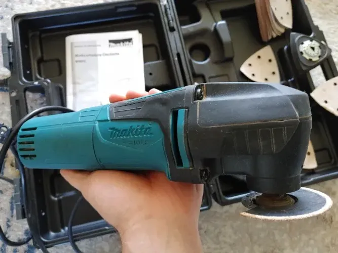 multiferramenta oscilante makita m9800 220v