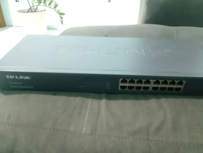 TP-LINK 16- PORT GIGABIT SWITCH