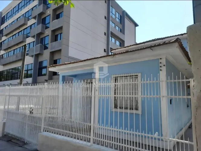 Imóvel Comercial com Terreno de 440 m² Próximo à Alameda São Boaventura