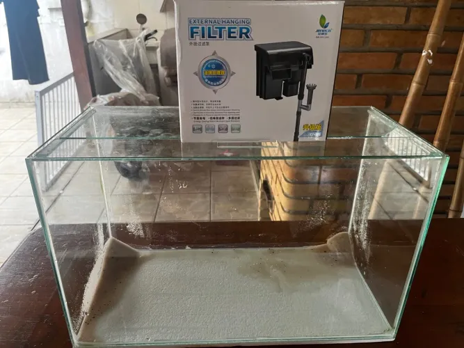 Aquário em torno de 30 litros + Filtro