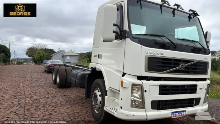 Caminhão VOLVO FM 480 - Traçado 6x4