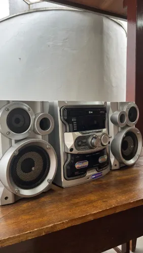 Mini System LG LM-U550A