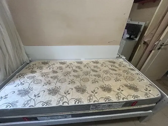Cama com Colchão - R$ 300 | Segundo Colchão Opcional