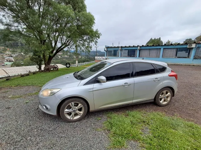 Ford Focus 1.6 S/se/se Plus Flex 8v/16v 5P 2015