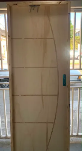 TÍTULO ? Porta de Madeira Completa | modelo desenhado/frisado em U | A partir de R$ 340