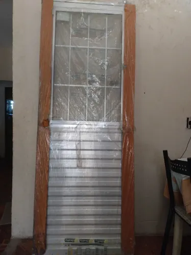 Porta e janela de alumínio novos