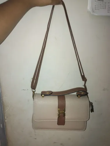 Bolsa média nova