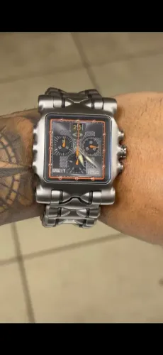 Minute machine OAKLEY yellow dial 