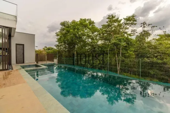 Casa com 4 quartos para alugar, 402 m² - Alphaville Nova Esplanada - Votorantim/SP