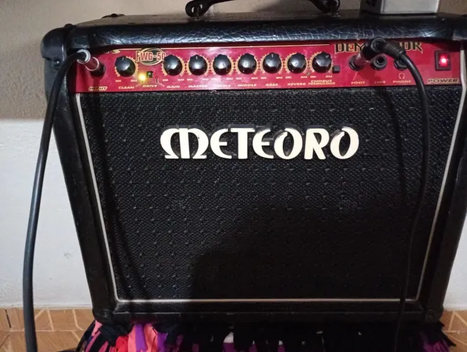 Amplificador Meteoro Demolidor FWG-50 