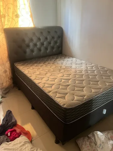 VENDO CAMA COLCHÃO CABECEIRA COMPLETA 